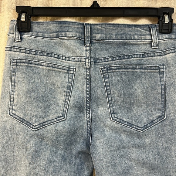 Blue Denim Cuffed Jeans with Button Details - A.Z.I - Picture 4 of 6